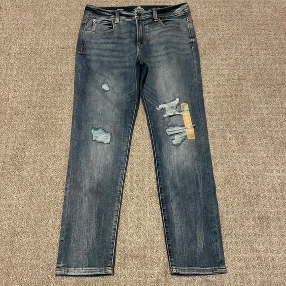 NWT- There Abouts Light Denim Distressed Taper Fit Husky Jeans